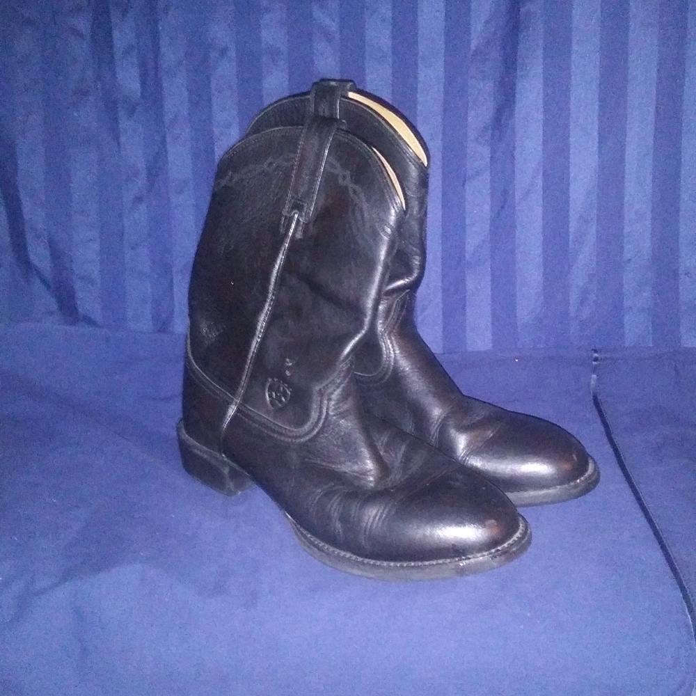 Ariat Men's Cowboy Boots. Black. 9D.